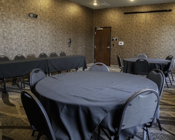 cobblestone hotel and suites two rivers