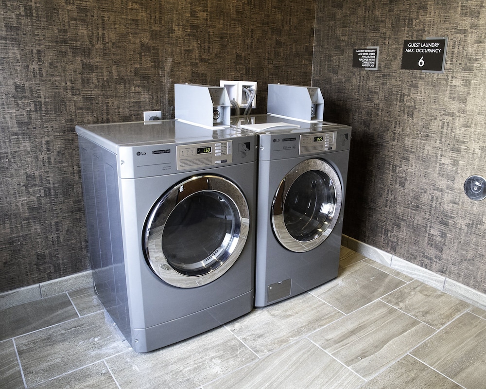 cobblestone hotel and suites two rivers