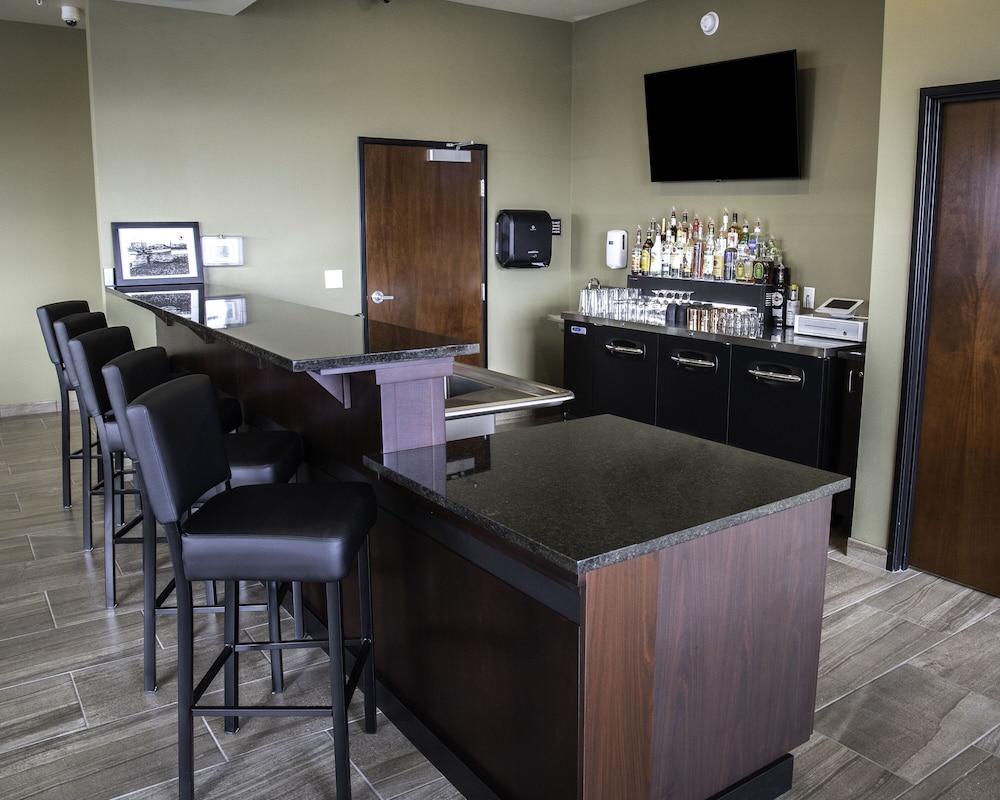 cobblestone hotel and suites two rivers