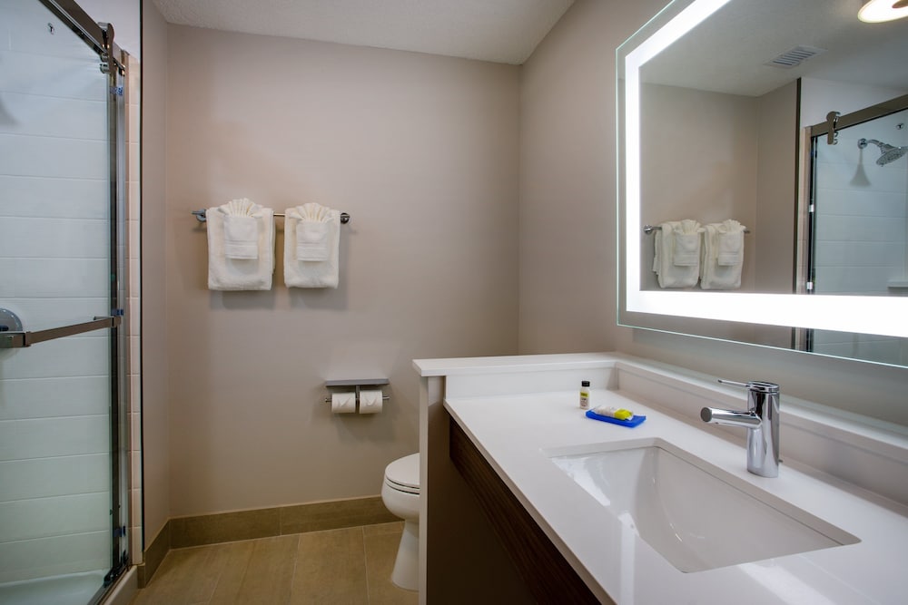 holiday inn express and suites deland south an ihg hotel