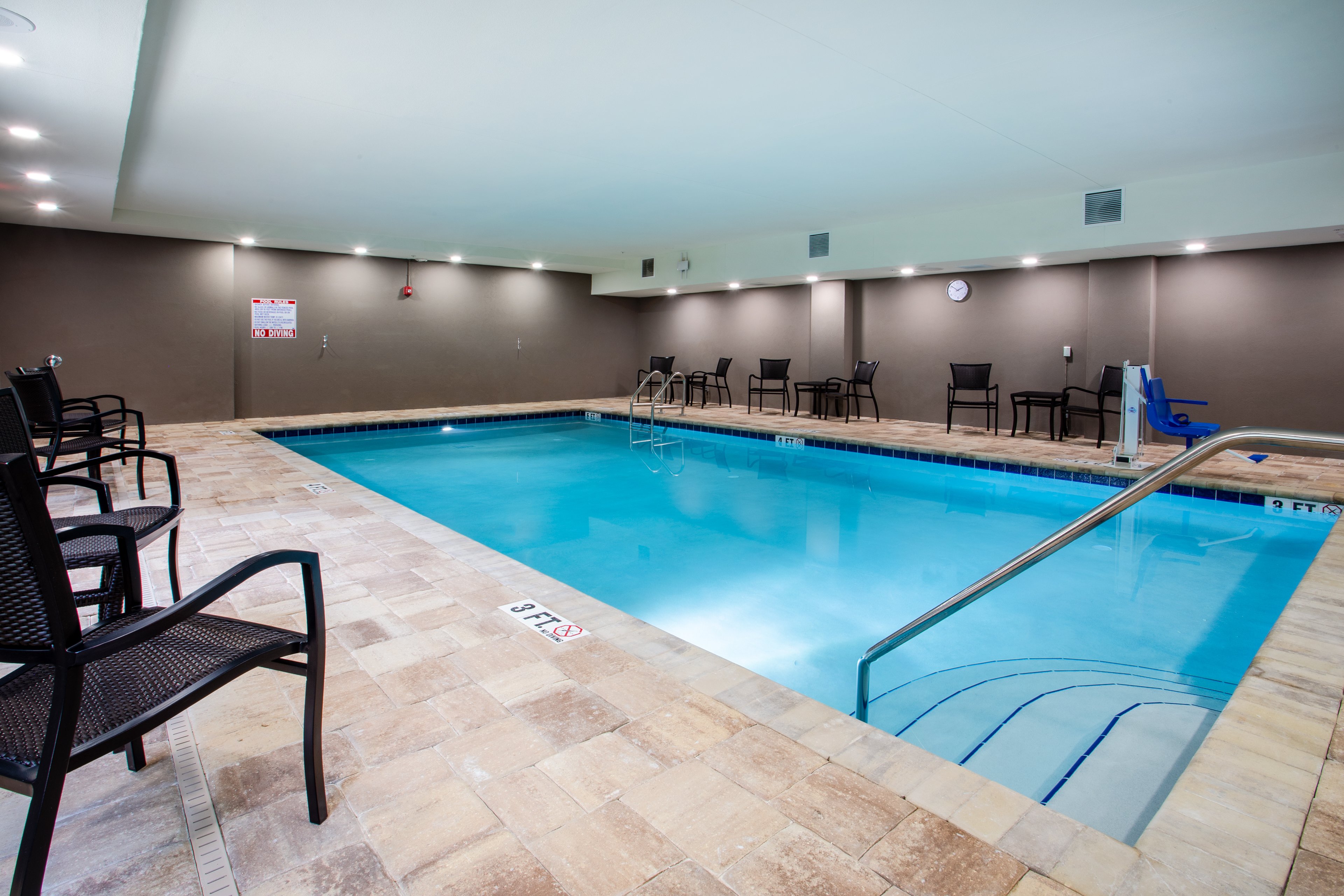 holiday inn express and suites deland south an ihg hotel