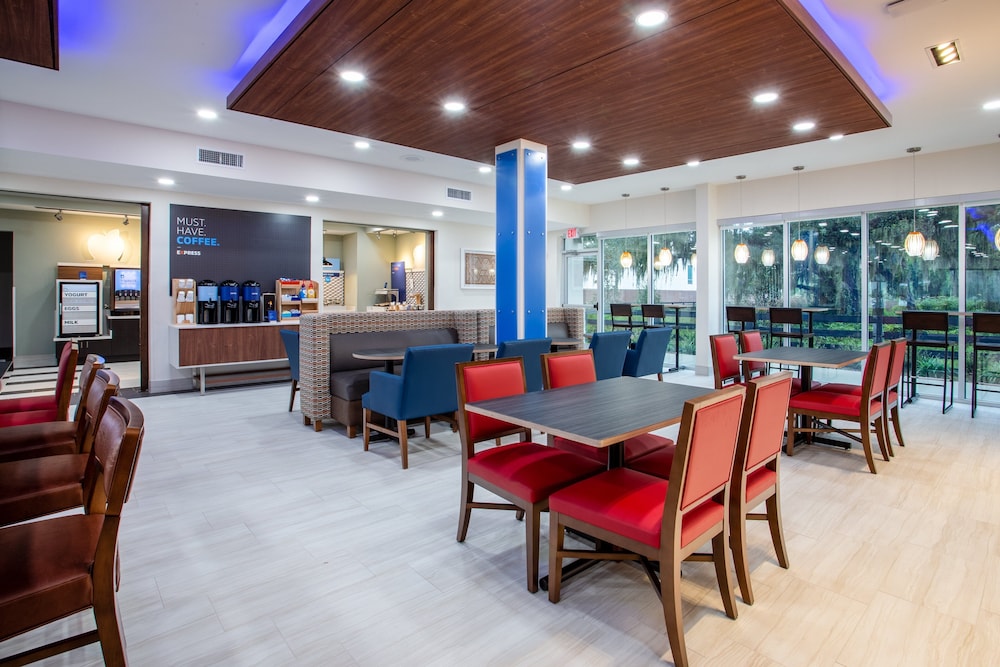 holiday inn express and suites deland south an ihg hotel