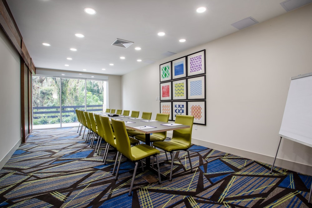 holiday inn express and suites deland south an ihg hotel