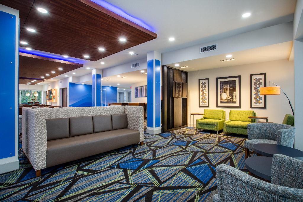 holiday inn express and suites deland south an ihg hotel