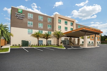 Holiday Inn Express And Suites Deland South, An Ihg Hotel,Lake Helen>>Deland,2.5 star