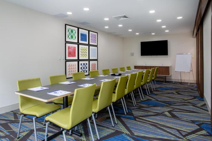 holiday inn express and suites deland south an ihg hotel