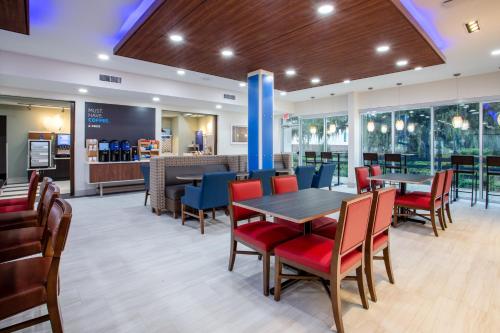 holiday inn express and suites deland south an ihg hotel