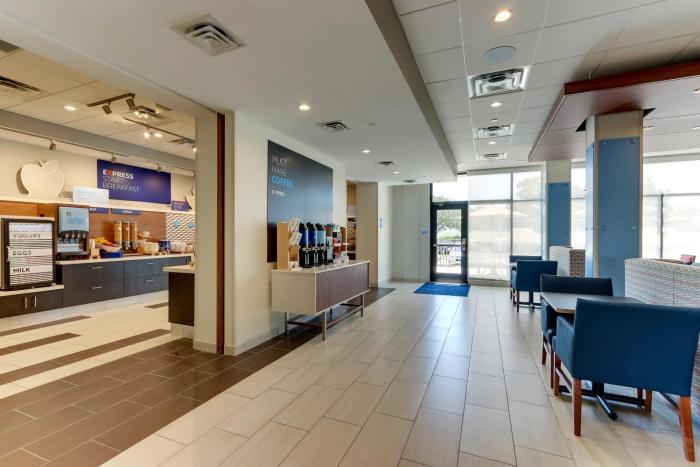 holiday inn express wilmington porters neck an ihg hotel
