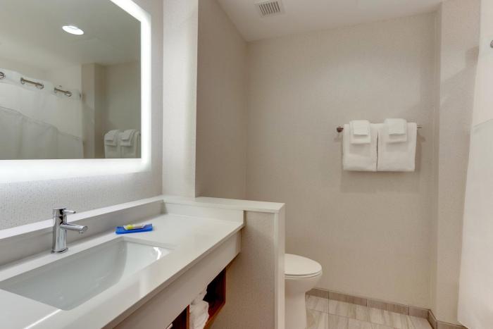 holiday inn express wilmington porters neck an ihg hotel