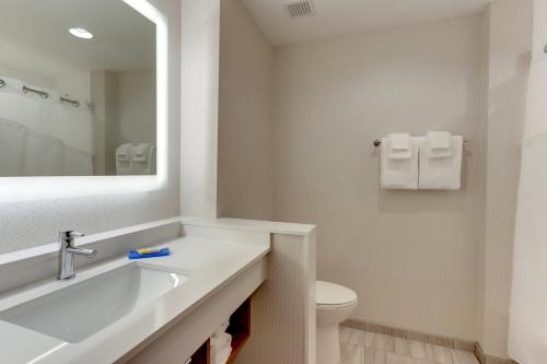 holiday inn express wilmington porters neck an ihg hotel