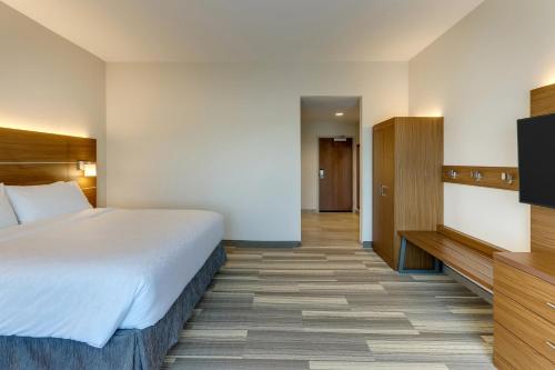 holiday inn express wilmington porters neck an ihg hotel