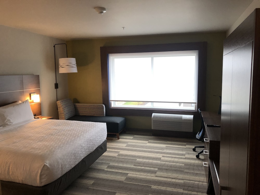 holiday inn express and suites madison w middleton