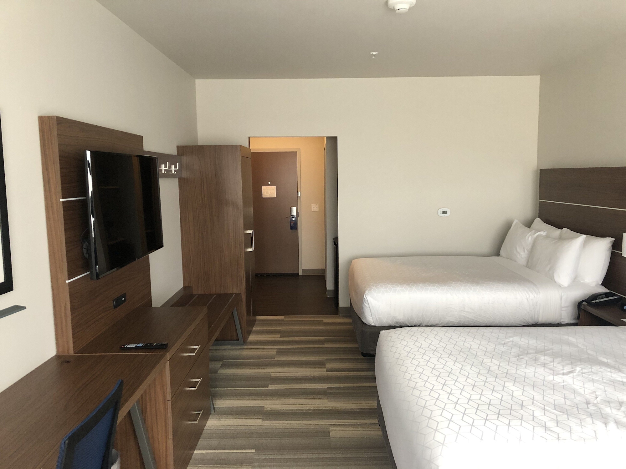 holiday inn express and suites madison w middleton