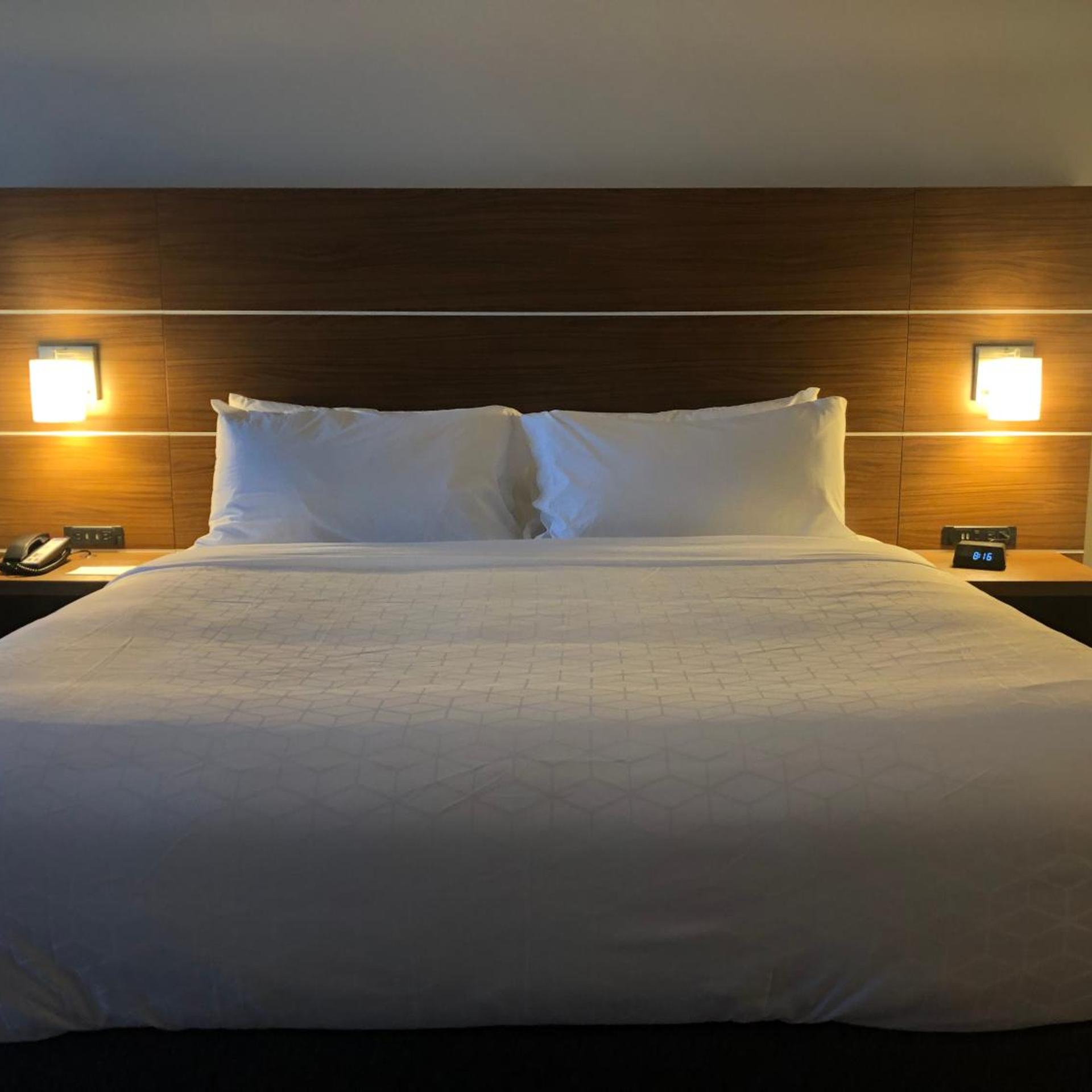 holiday inn express and suites madison w middleton