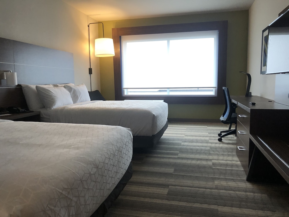 holiday inn express and suites madison w middleton