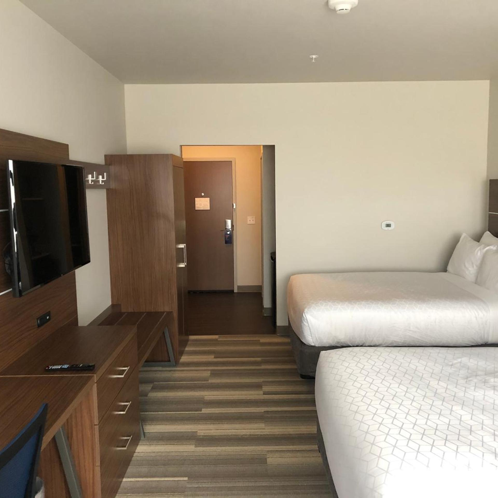 holiday inn express and suites madison w middleton