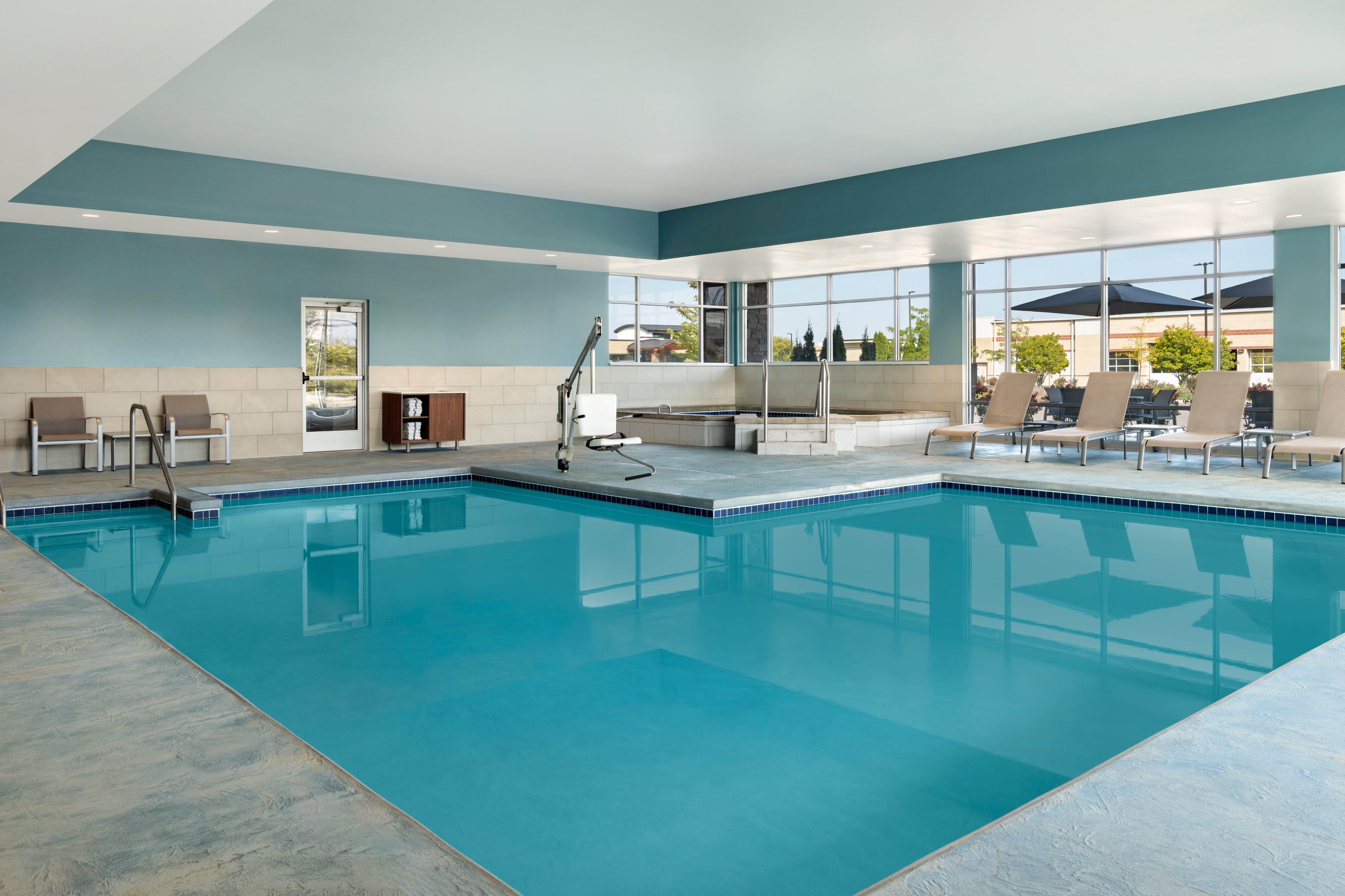 holiday inn express and suites madison w middleton