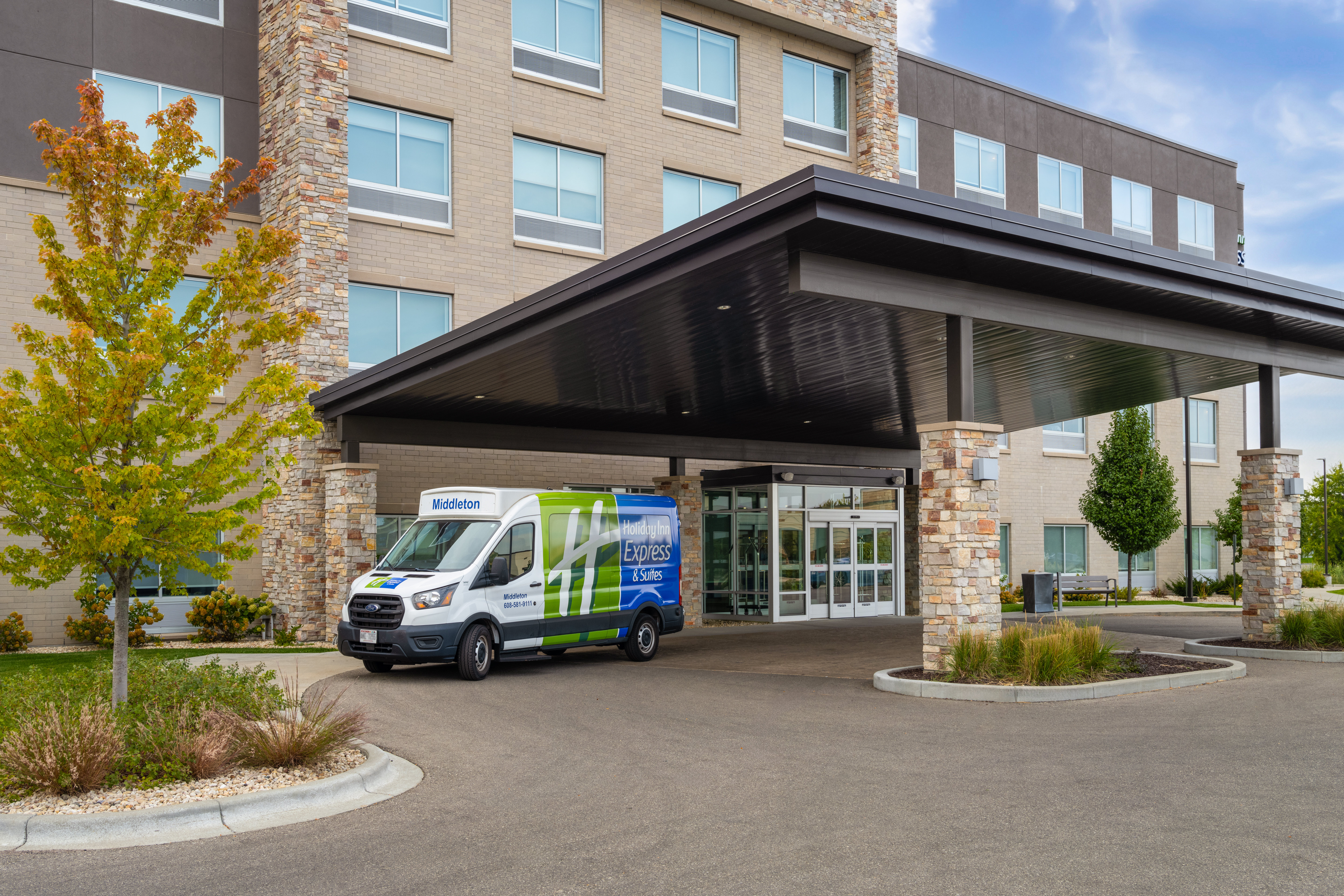 holiday inn express and suites madison w middleton
