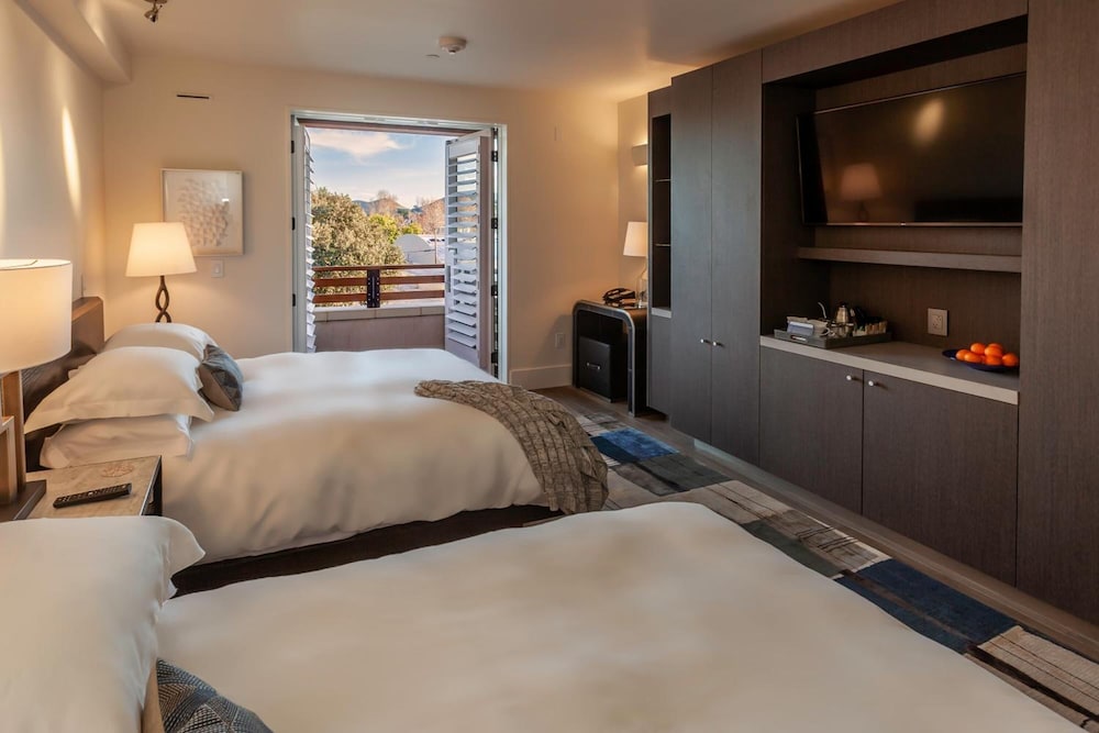 hotel cerro autograph collection
