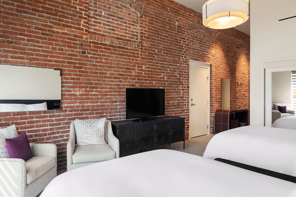 hotel cerro autograph collection