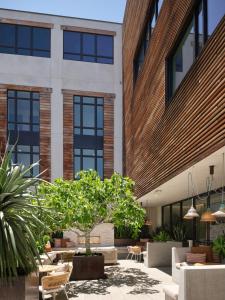 hotel cerro autograph collection