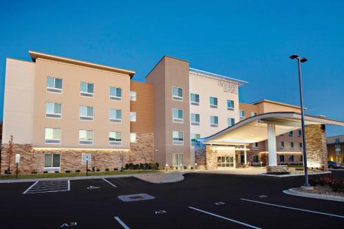 fairfield inn and suites by marriott dayton north