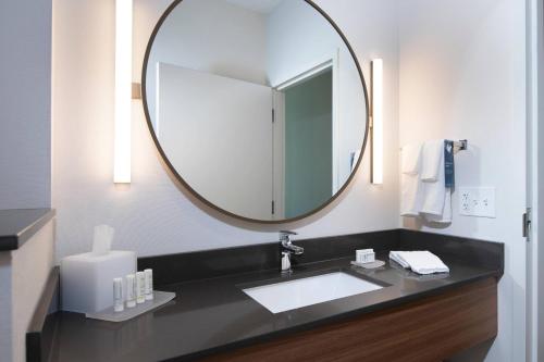 fairfield inn and suites by marriott dayton north