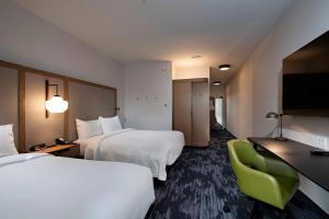 fairfield inn and suites by marriott dayton north