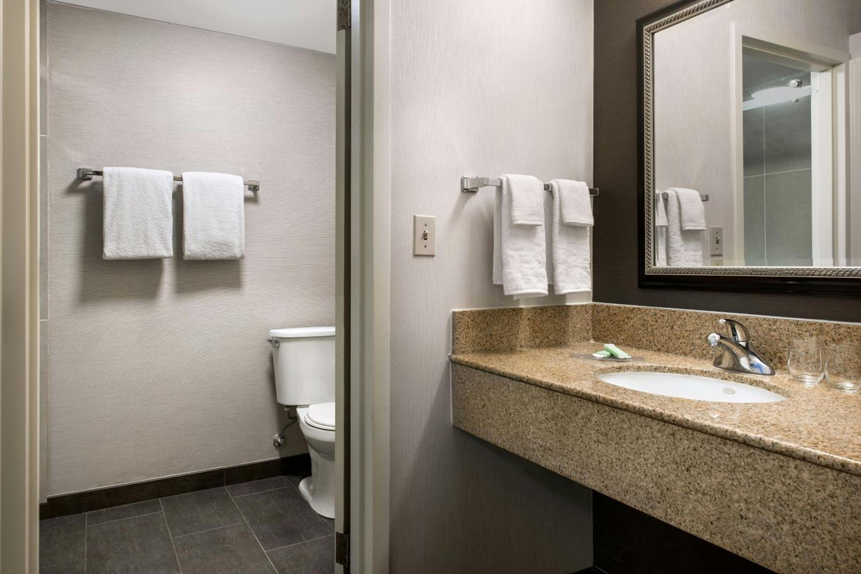 hol inn exp suisun city napa valley area