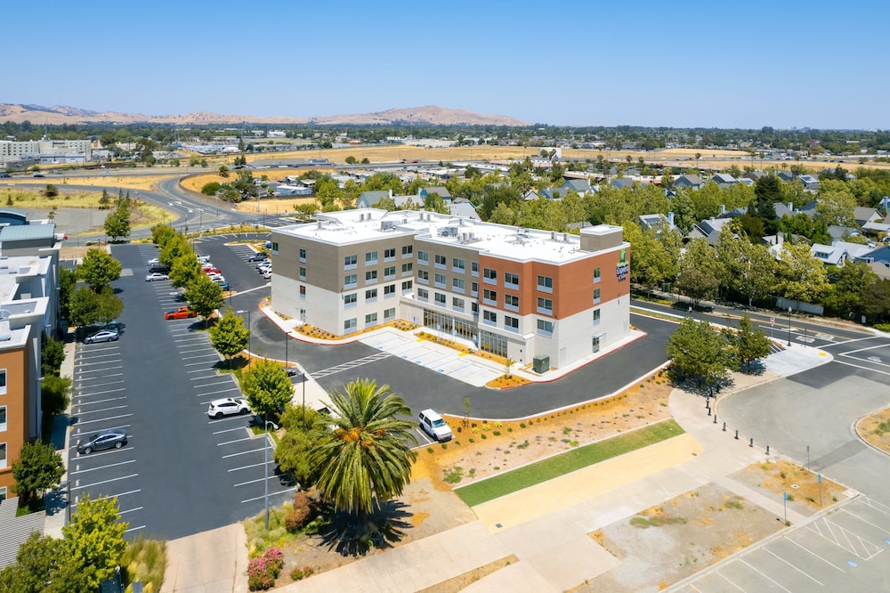 hol inn exp suisun city napa valley area