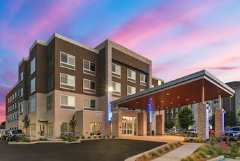 Hol. Inn Exp.  Suisun City Napa Valley Area,,2.5 star