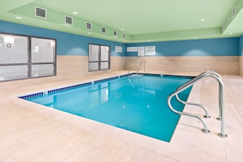 Hol. Inn Exp.  Suisun City Napa Valley Area,,2.5 star