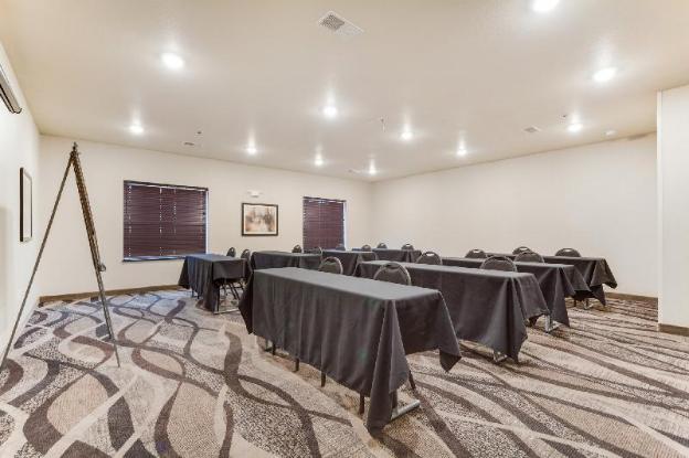 cobblestone hotel and suites cozad