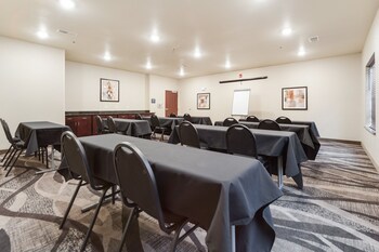 cobblestone hotel and suites cozad