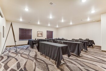 cobblestone hotel and suites cozad