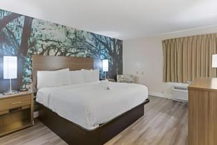 glo best western savannah gateway i 95