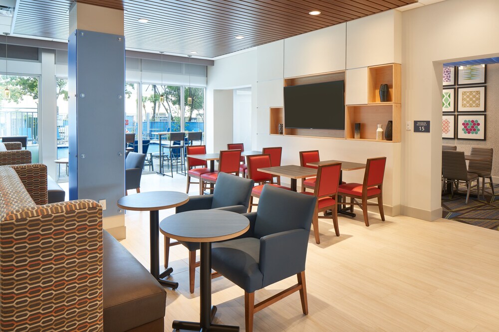 holiday inn express doral miami an ihg hotel