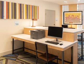 holiday inn express doral miami an ihg hotel