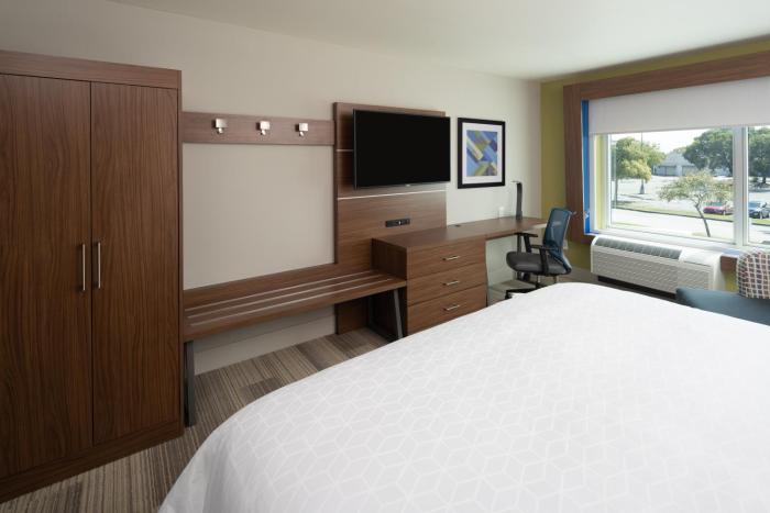 holiday inn express doral miami an ihg hotel