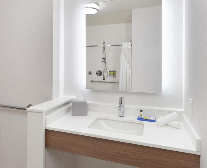 holiday inn express doral miami an ihg hotel