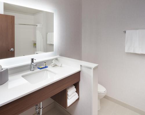 holiday inn express doral miami an ihg hotel