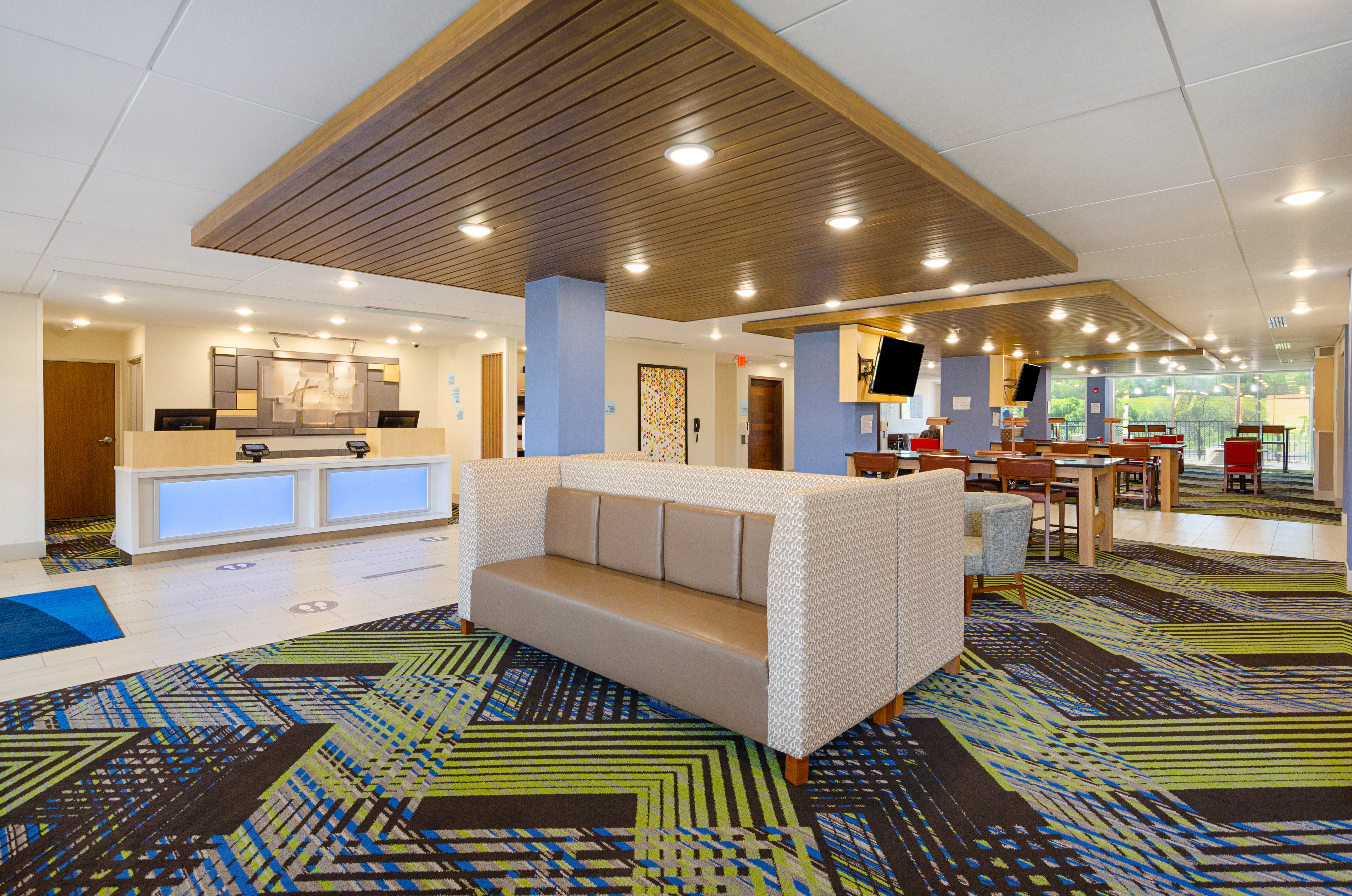 holiday inn express and suites abingdon an ihg hotel