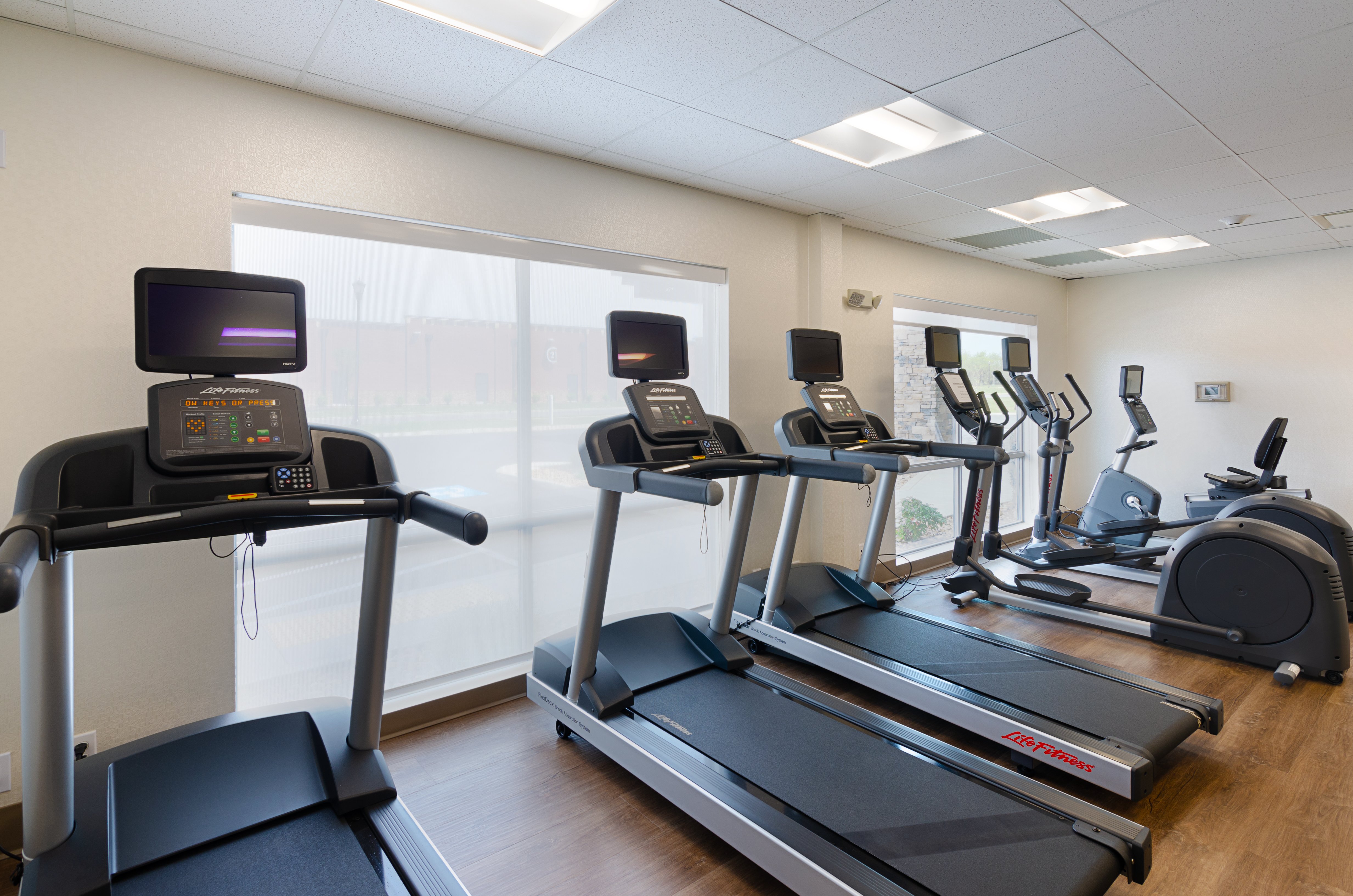 holiday inn express and suites abingdon an ihg hotel