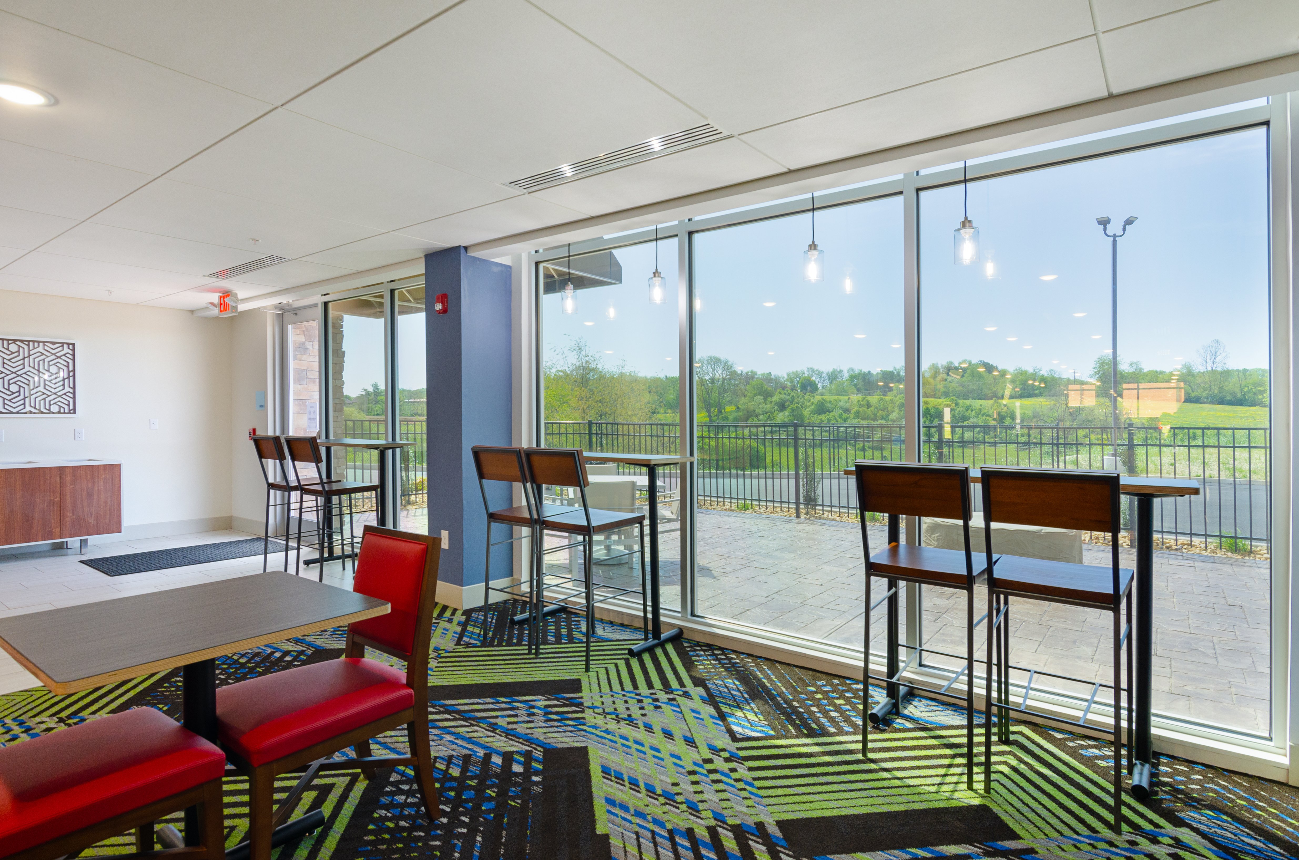 holiday inn express and suites abingdon an ihg hotel