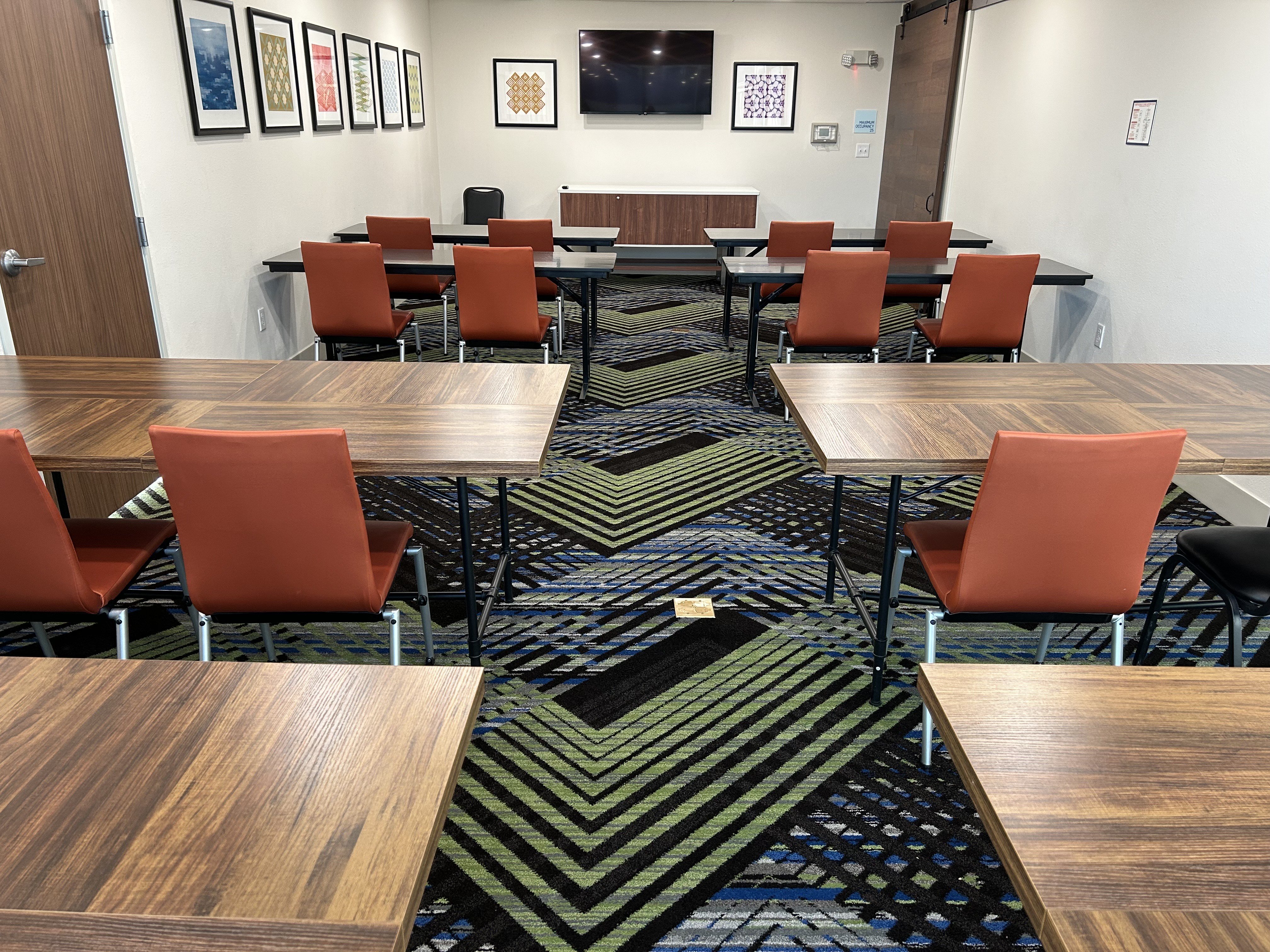 holiday inn express and suites abingdon an ihg hotel