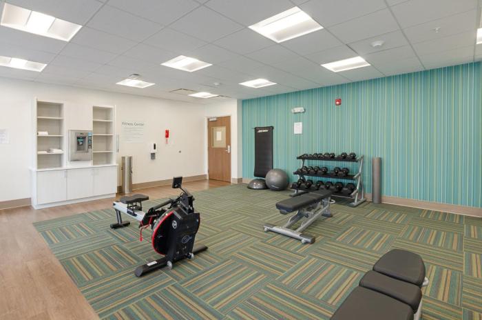 holiday inn express and suites abingdon an ihg hotel