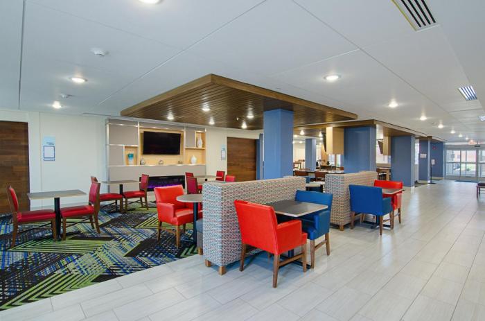 holiday inn express and suites abingdon an ihg hotel