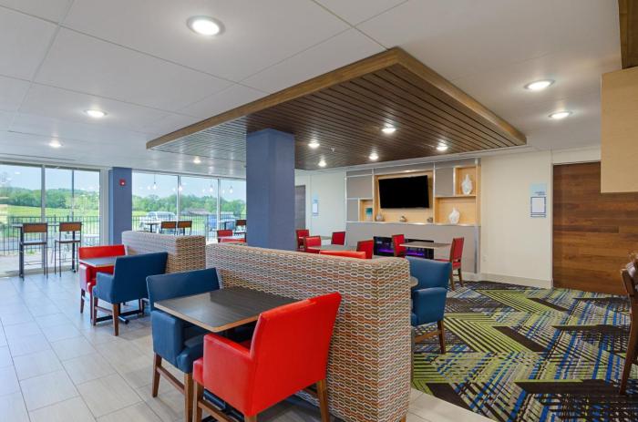 holiday inn express and suites abingdon an ihg hotel