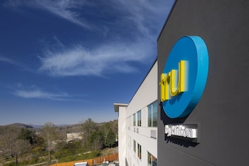 tru by hilton asheville blue ridge parkway