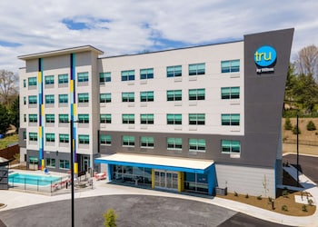 tru by hilton asheville blue ridge parkway